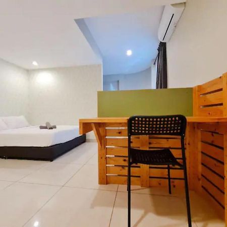 Penginapan4U Near Gurney Paragon George Town Bagian luar foto