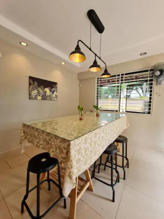 Penginapan4U Near Gurney Paragon George Town Bagian luar foto