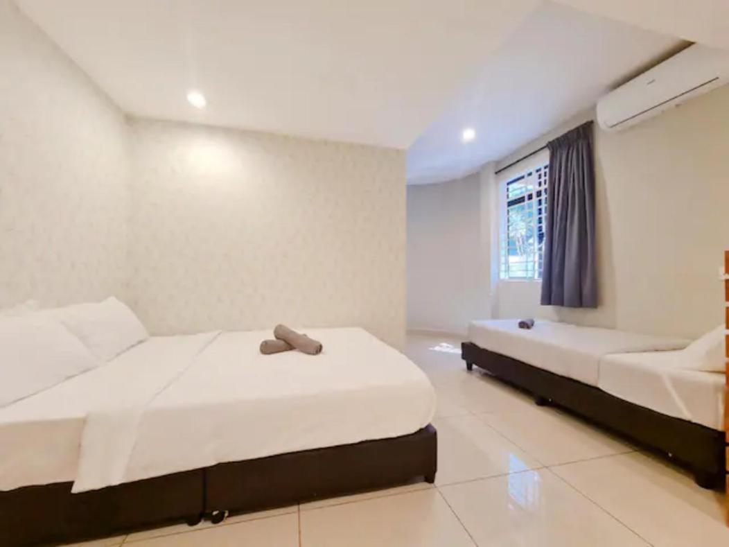 Penginapan4U Near Gurney Paragon George Town Bagian luar foto