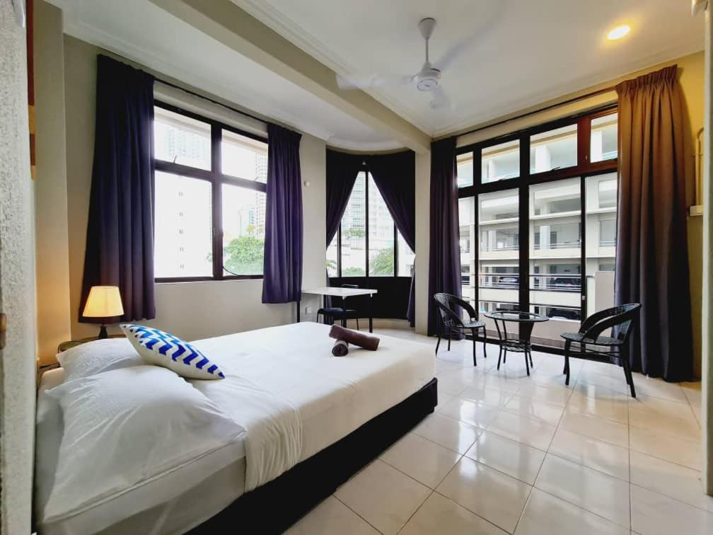 Penginapan4U Near Gurney Paragon George Town Bagian luar foto